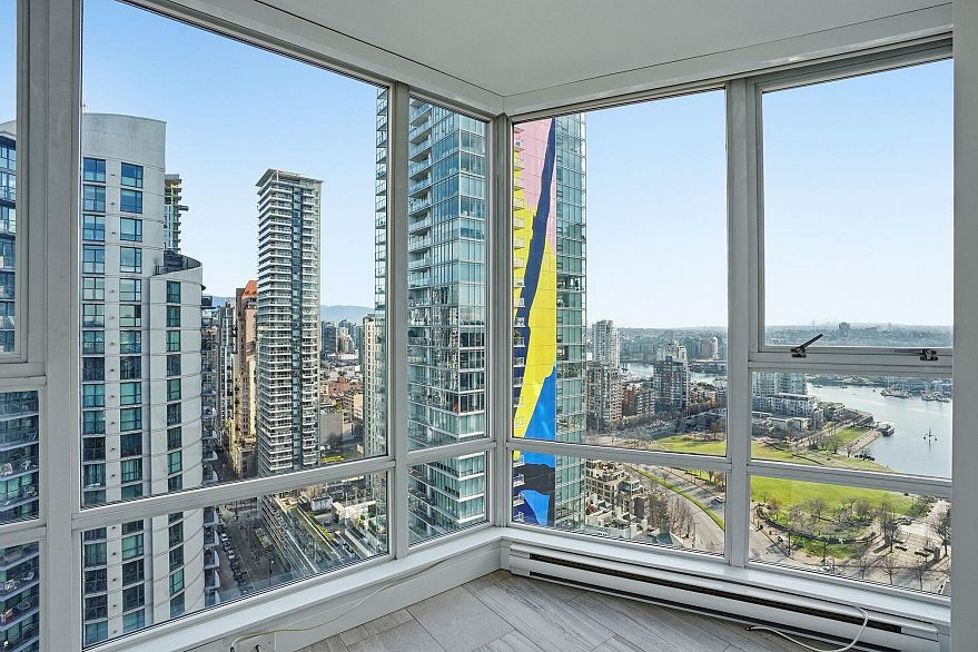 3206 1495 Richards Street