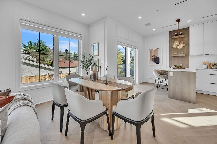 3526 E Lakewood Street