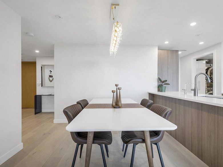 1106 2221 E 30th Avenue