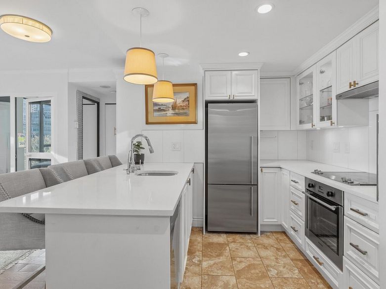 502 1331 W Georgia Street