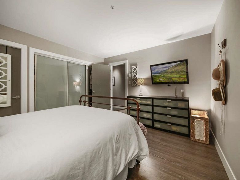 202 2250 SE Marine Drive