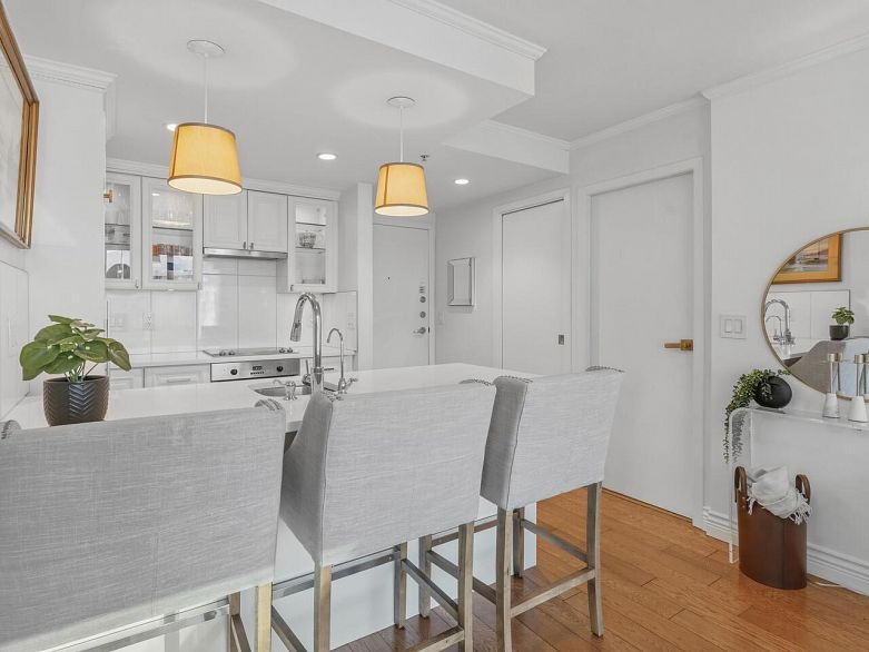 502 1331 W Georgia Street