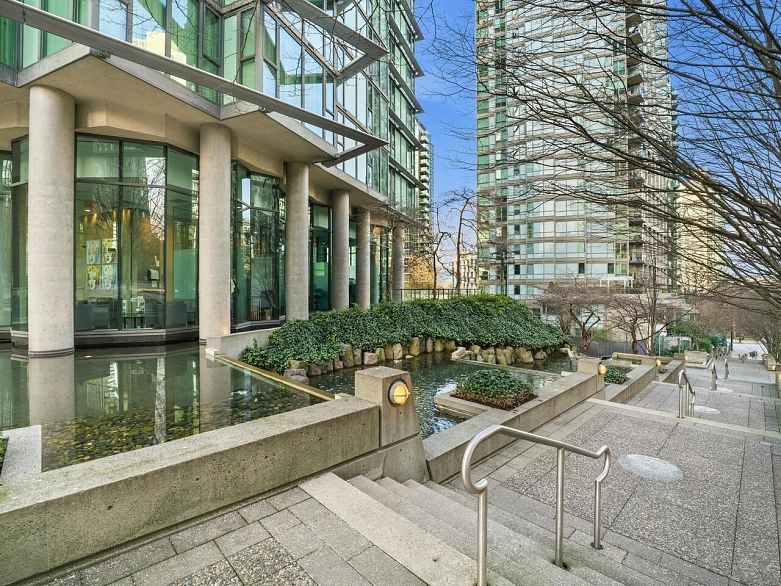 502 1331 W Georgia Street