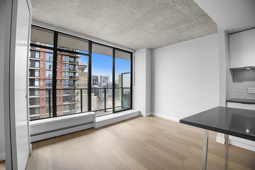 2808 108 W Cordova Street