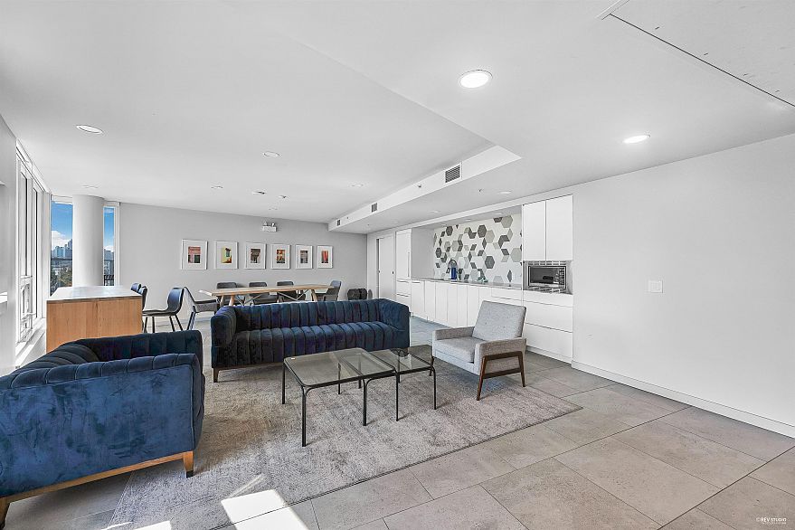 1021 180 E 2nd Avenue