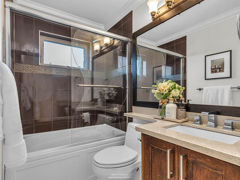 6387 Prince Albert Street