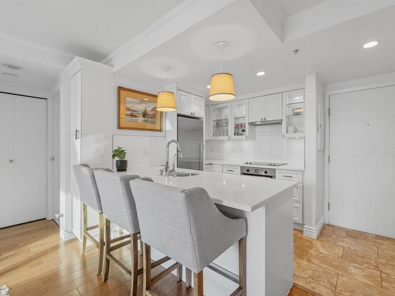 502 1331 W Georgia Street