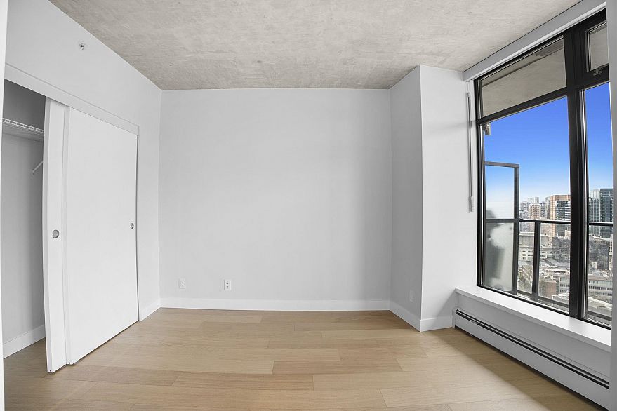 2808 108 W Cordova Street