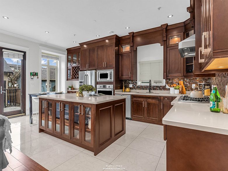 6387 Prince Albert Street