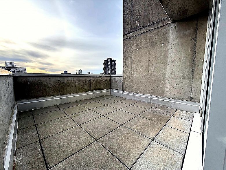 802 1150 Bute Street