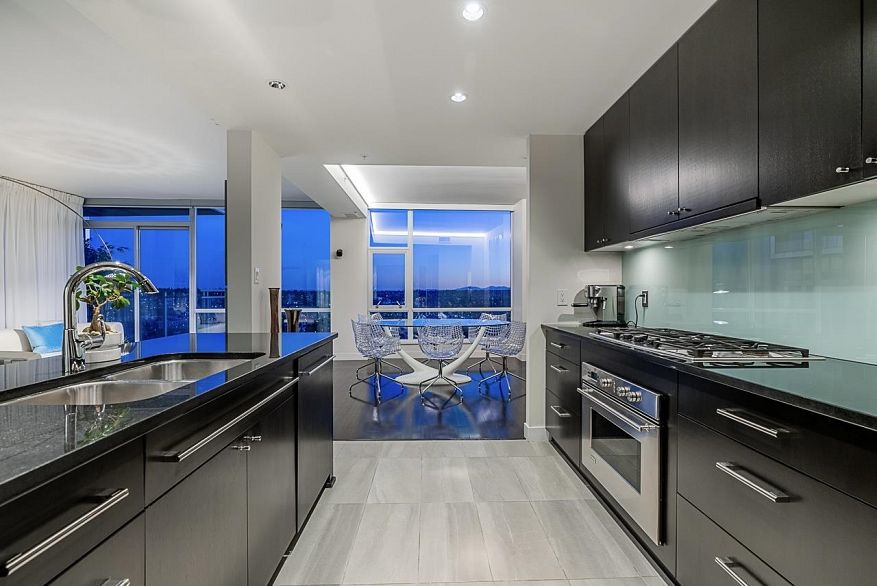 2703 1455 Howe Street