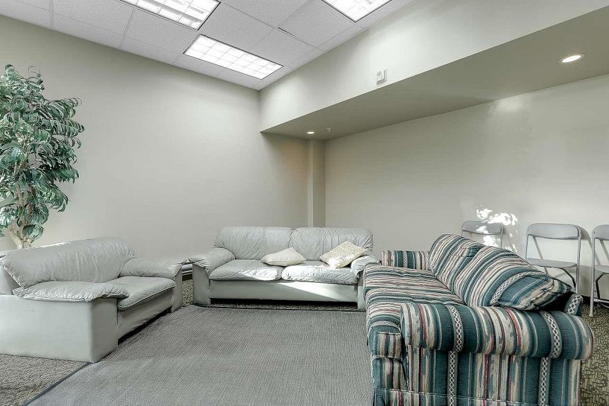 212 2239 Kingsway Way