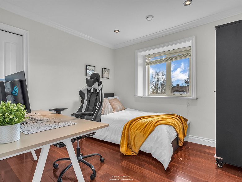 6387 Prince Albert Street