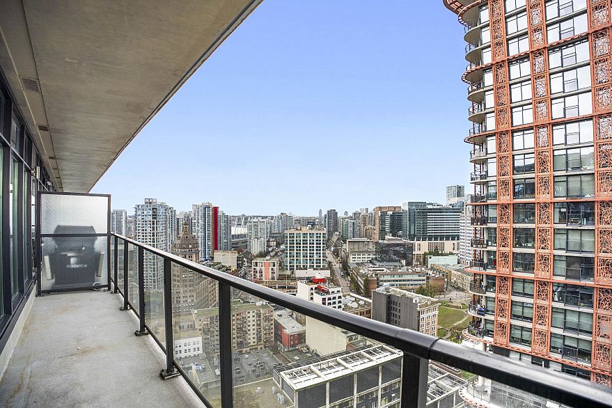 2808 108 W Cordova Street