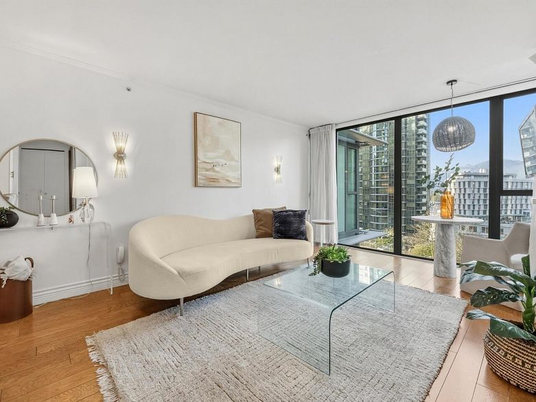 502 1331 W Georgia Street