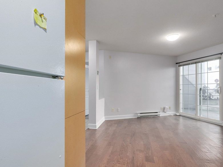 213 1989 Dunbar Street