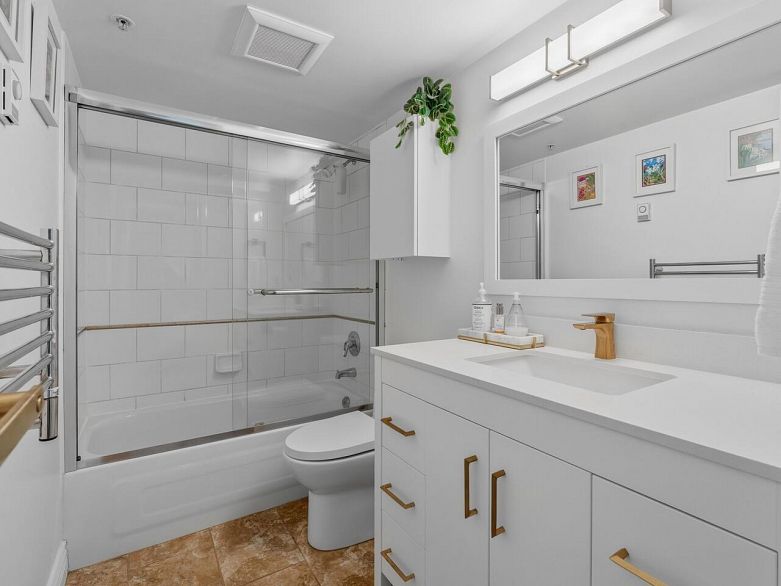 502 1331 W Georgia Street