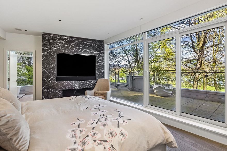 TH22 1281 W Cordova Street