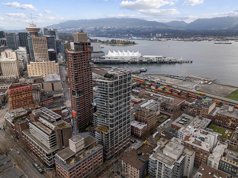 2808 108 W Cordova Street