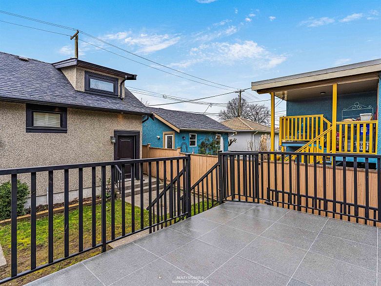 6387 Prince Albert Street