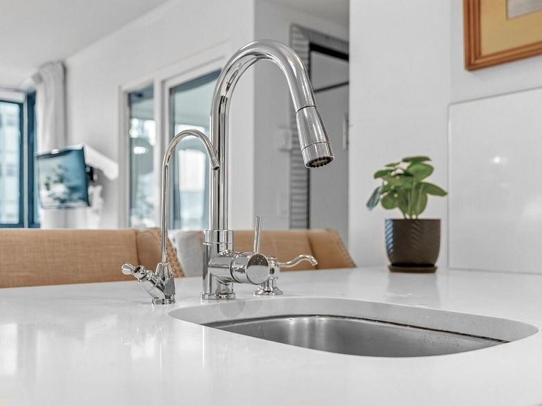 502 1331 W Georgia Street