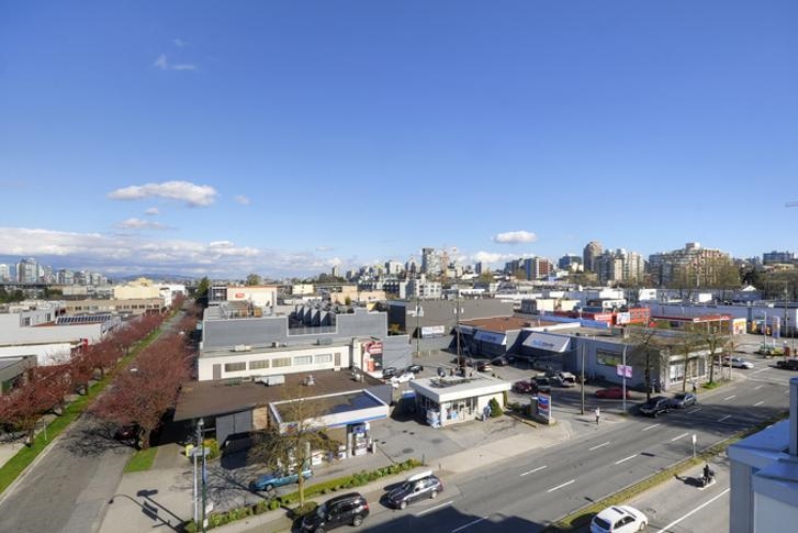 702 1808 W 3RD AVENUE, Vancouver BC V6J 0C4