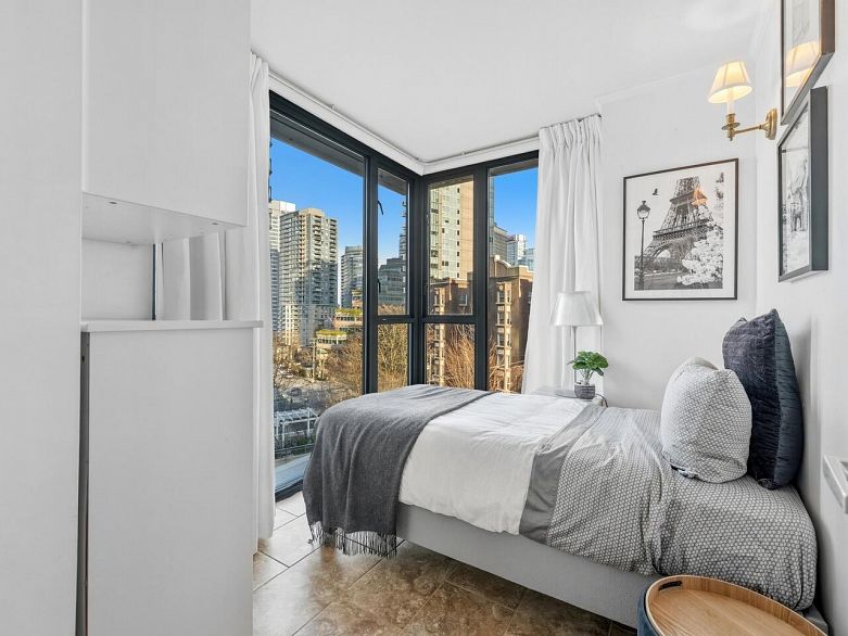 502 1331 W Georgia Street