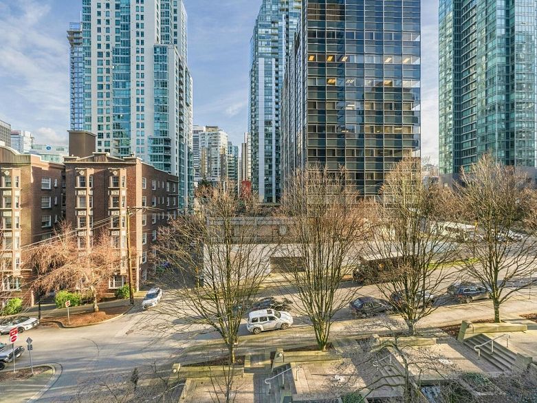 502 1331 W Georgia Street