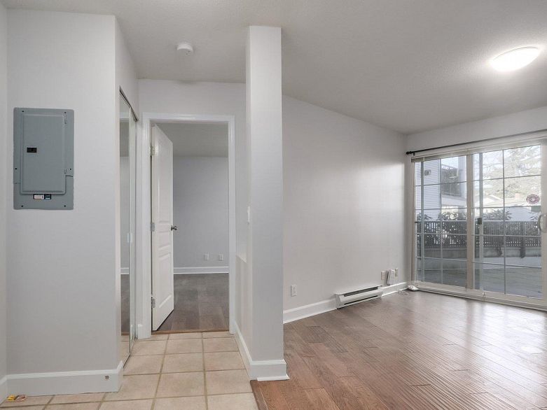 213 1989 Dunbar Street