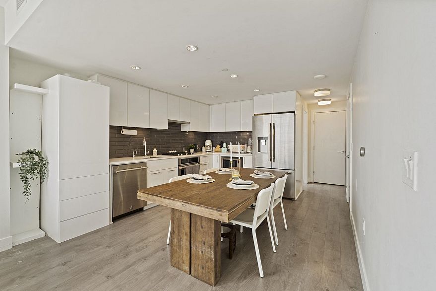 506 3451 Sawmill Crescent