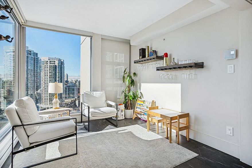 1903 989 Beatty Street