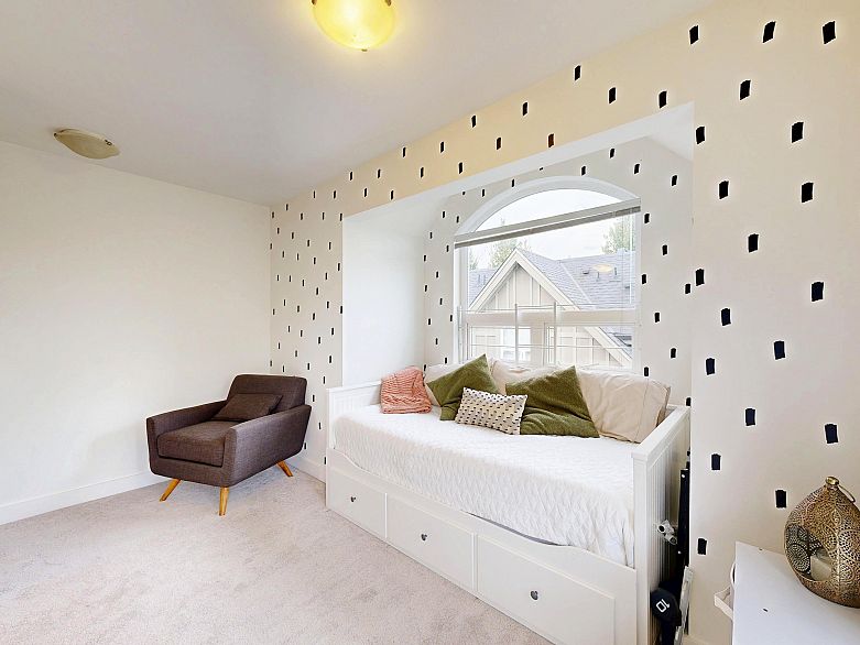 101 1672 E Pender Street