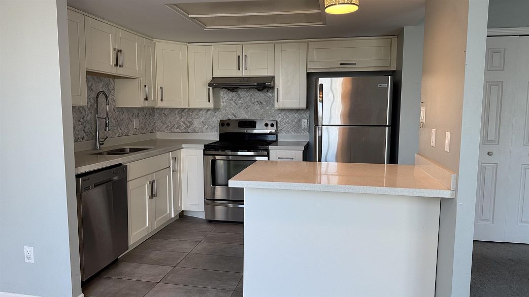 504 1159 Main Street