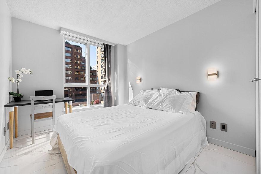 702 1188 Howe Street