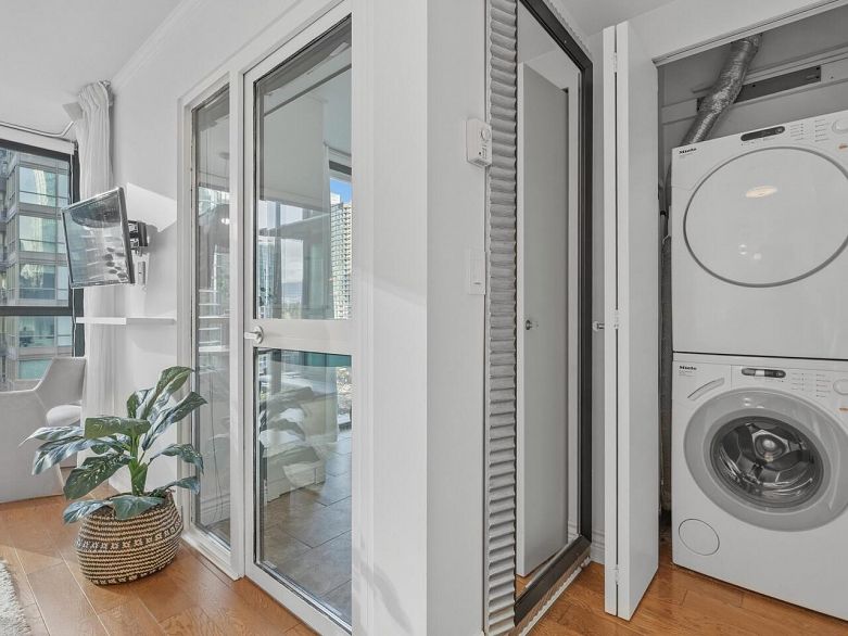 502 1331 W Georgia Street