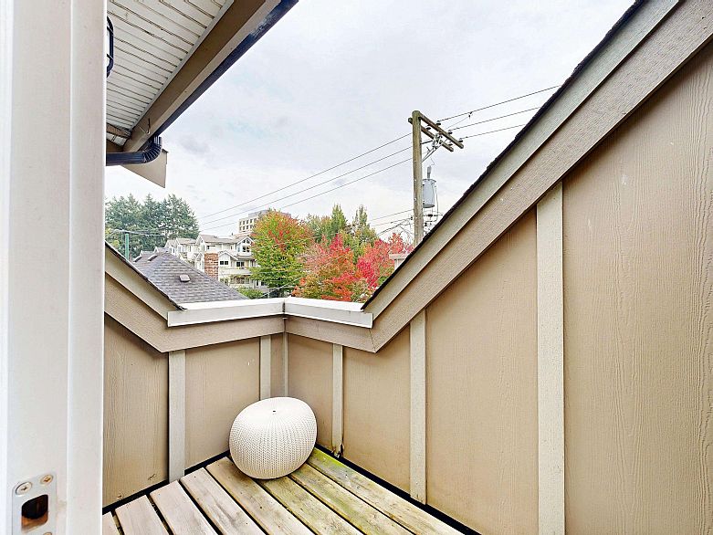 101 1672 E Pender Street