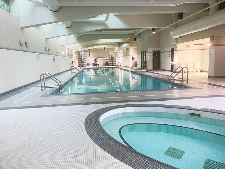 2903 689 Abbott Street