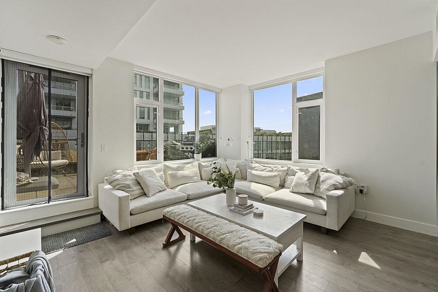 506 3451 Sawmill Crescent