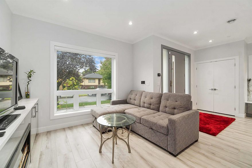 2575 & 2577 Parker Street