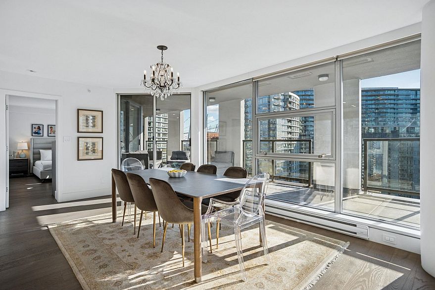 1903 989 Beatty Street