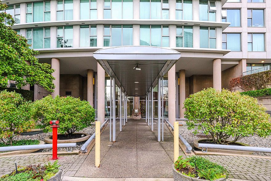 1001 1009 Expo Boulevard