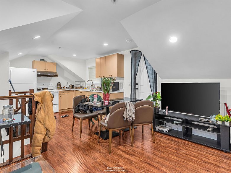 6387 Prince Albert Street