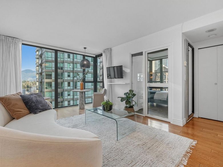 502 1331 W Georgia Street