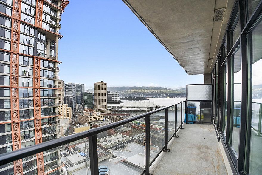 2808 108 W Cordova Street