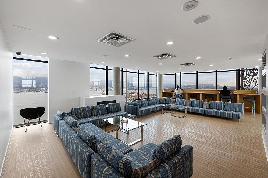 2808 108 W Cordova Street