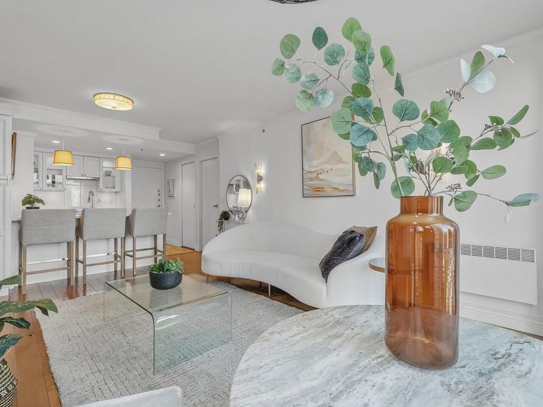 502 1331 W Georgia Street