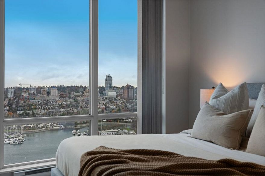 2805 583 Beach Crescent