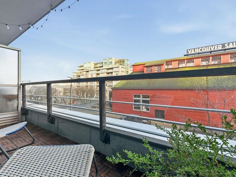 305 123 W 1st Avenue