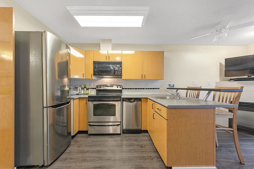 2010 939 Homer Street