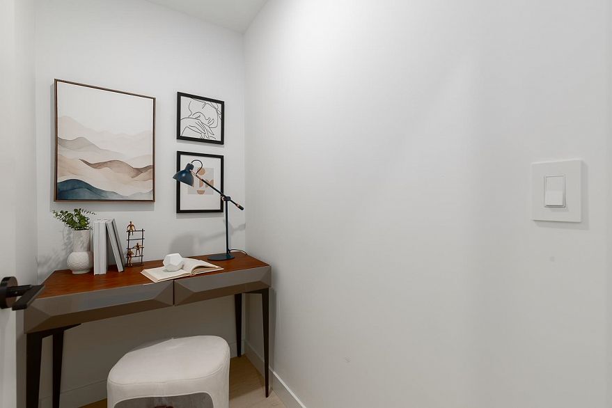 210 2339 E 34th Avenue